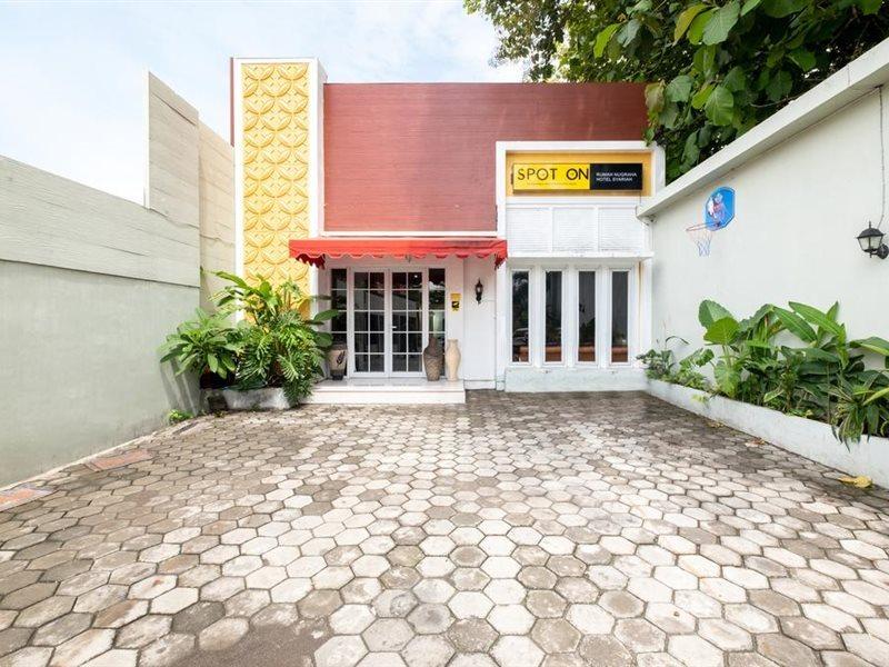 SPOT ON 2419 Rumah Nugraha Hotel Syariah Yogyakarta Bagian luar foto