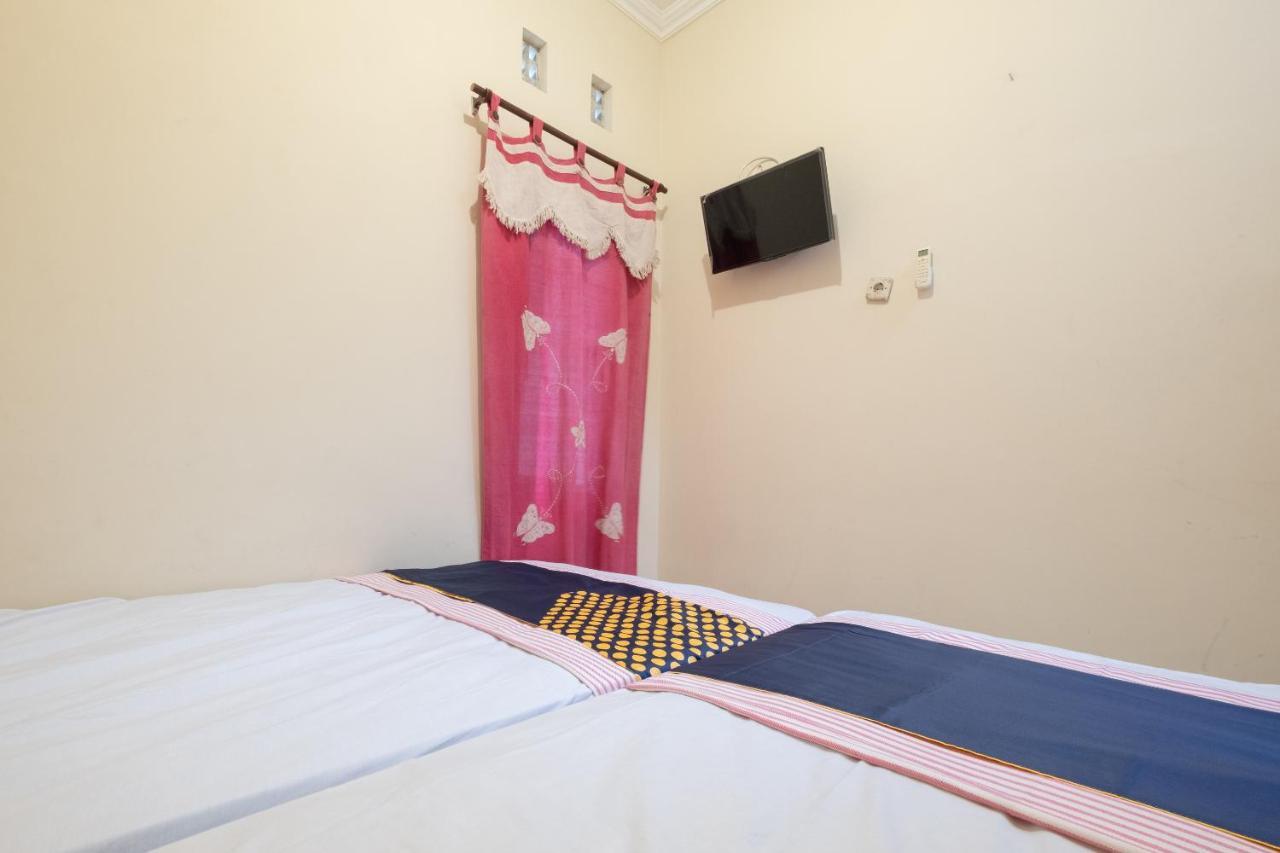 SPOT ON 2419 Rumah Nugraha Hotel Syariah Yogyakarta Bagian luar foto